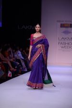 Model walk the ramp for Shruti Sancheti show at LFW 2013 Day 4 in Grand Haytt, Mumbai on 26th Aug 2013 (196).JPG